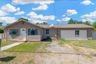 211 NW 8th St, Mulberry, FL 33860