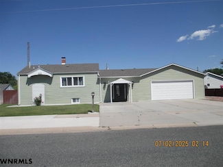 1615 15th Ave, Scottsbluff, NE 69361