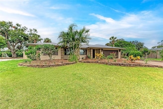 451 N Shore Dr, Osprey, FL 34229