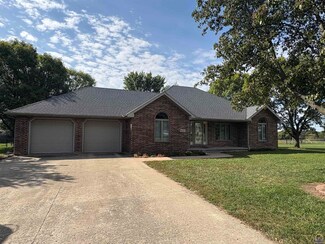 407 Charles St, Olpe, KS 66865