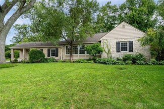 48 Ridgeway W, Centerville, OH 45459