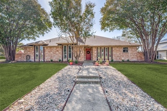 900 Keenan Cir, Plano, TX 75075