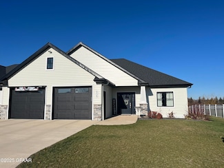 608 7th St N, Thompson, ND 58278