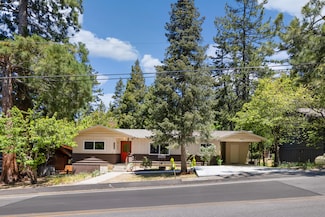 54700 S Circle Dr, Idyllwild, CA 92549