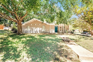 1402 Juneau St, Grand Prairie, TX 75050