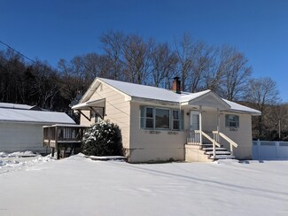 105 Alvin Ct, Matamoras, PA 18336