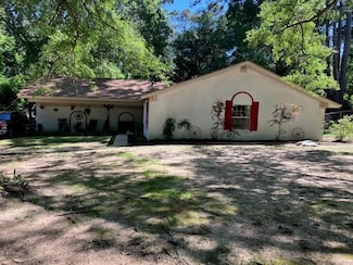 2231 Pinecrest Dr, Nacogdoches, TX 75965