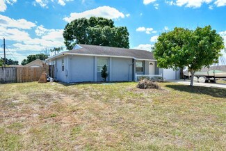 324 SE Huron Terrace, Port Saint Lucie, FL 34983