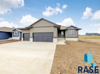 1010 Birch St, Harrisburg, SD 57032