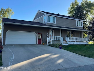 318 5th Ave NW, Watertown, SD 57201