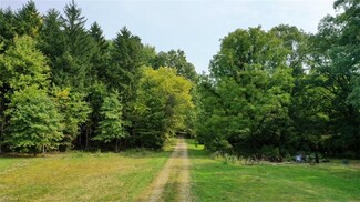 6491 Grove Rd, New Franklin, OH 44216