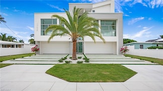 1798 Holiday Ln, Naples, FL 34104