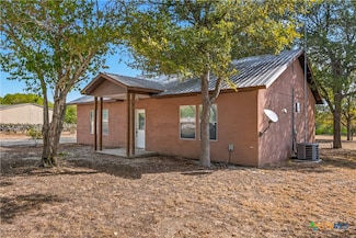 245 Muehl Rd, Seguin, TX 78155