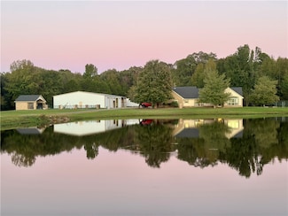 200 Stonecrest Ln, Russellville, AR 72802