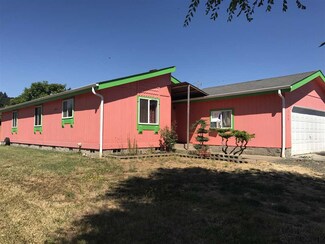 260 S 7th St, Monroe, OR 97456