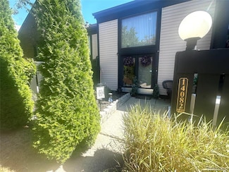 14082 Jackson St, Taylor, MI 48180