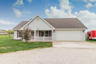 13930 E Marshall Ln, Centralia, MO 65240