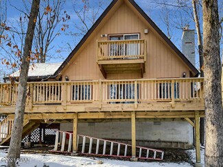 264 Saint Andrews Dr, Bushkill, PA 18324