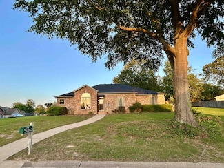 1828 Dove Dr, Benton, AR 72015