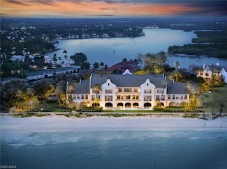 100 Bay Rd, Naples, FL 34102