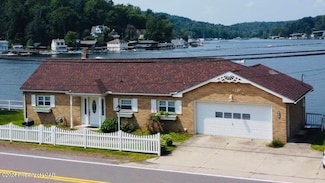 46 Lakeside Dr, Harveys Lake, PA 18618