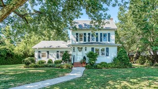 6352 Church St, Chincoteague Island, VA 23336
