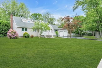 105 Browns Rd, Nesconset, NY 11767
