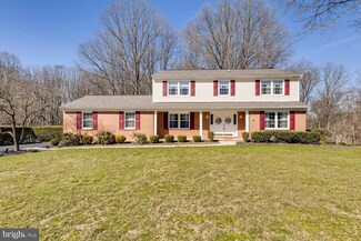 2810 York Manor Rd, Phoenix, MD 21131