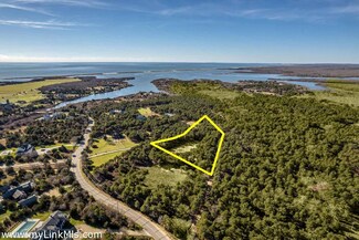 9 Turkeyland Cove Rd, Edgartown, MA 02539
