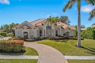 560 Inlet Dr, Marco Island, FL 34145
