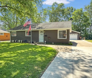 1112 Englewood Dr, Rantoul, IL 61866