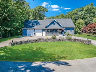 1-3 Doctor Hickey Ln, Rochester, MA 02770