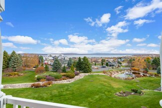 810 Maple Leaf Ln Unit 14, Petoskey, MI 49770