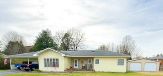 510 Lake Park Dr, Richlands, VA 24641