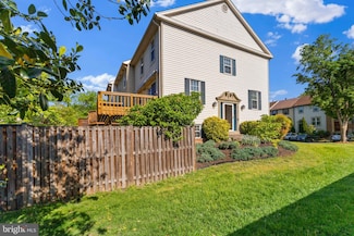 2701 Woodwalk Ct, Alexandria, VA 22306