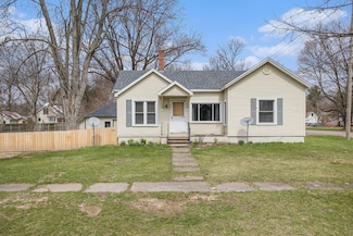 402 W Randall St, Tekonsha, MI 49092