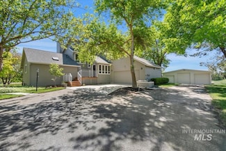 975 W Meander Ct, Eagle, ID 83616