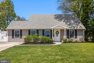 15 Cobalt Ridge Dr S, Levittown, PA 19057