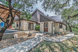 560 Bluff Ridge Ct, New Braunfels, TX 78132