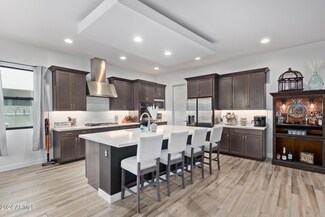 909 E Buist Ave, Phoenix, AZ 85042