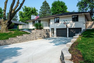 1023 N 64th St, Omaha, NE 68132