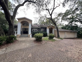 902 Whisperwood Ln S, Fort Walton Beach, FL 32547