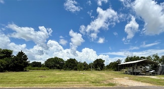 608 Neirbo St, Oak Island, TX 77514