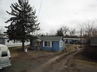 160 NE Rose St, College Place, WA 99324