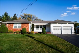 29 Top Notch Dr, Little Falls, NY 13365