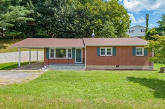 313 Mcarthur St, Galax, VA 24333