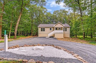 8755 Twin Lake Dr, Kunkletown, PA 18058