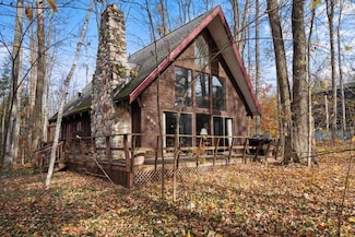 225 Winter Park Dr, Harbor Springs, MI 49740