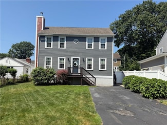 13 Cedar Dr, Bristol, RI 02809
