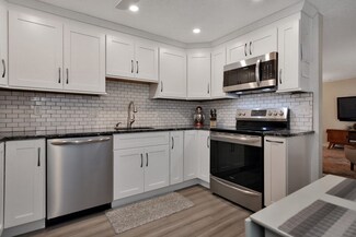 175 Willard St Unit 8, Lowell, MA 01850